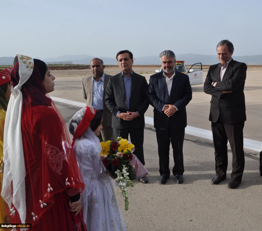 رئیس دانشگاه فرهنگیان کشور در فرودگاه مورد استقبال قرار گرفتند.