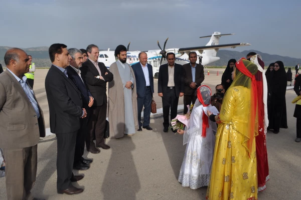 رئیس دانشگاه فرهنگیان کشور در فرودگاه مورد استقبال قرار گرفتند.