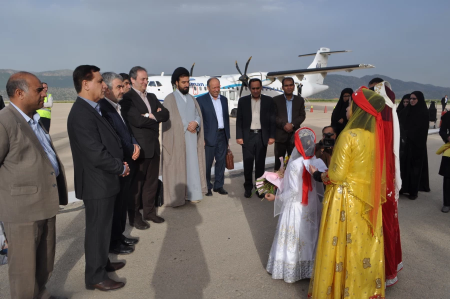 رئیس دانشگاه فرهنگیان کشور در فرودگاه مورد استقبال قرار گرفتند.