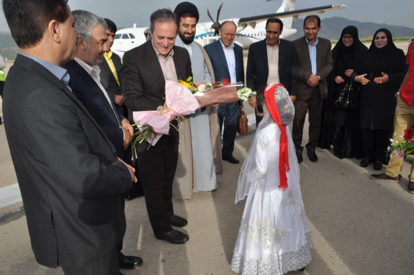رئیس دانشگاه فرهنگیان کشور در فرودگاه مورد استقبال قرار گرفتند.