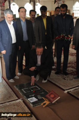 ادای احترام رئیس دانشگاه فرهنگیان کشور و همراهان به مقام والای شهیدان