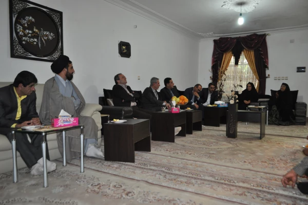 دیدار سرپرست دانشگاه فرهنگیان کشور از خانواده شهید شجاعت عوض زاده