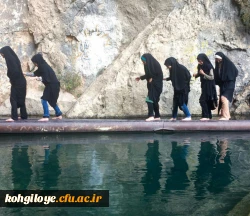 آبشار یاسوج؛ طبیعت گردی دانشجویان حاضر در جشنواره تئاتر و سرود