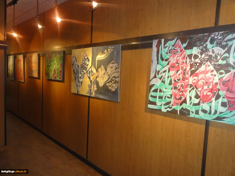 بازدید دانشجو معلمان دختر از نگارخانه