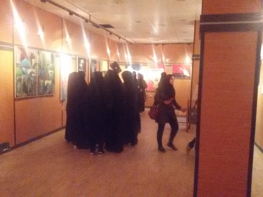 بازدید دانشجو معلمان دختر از نگارخانه