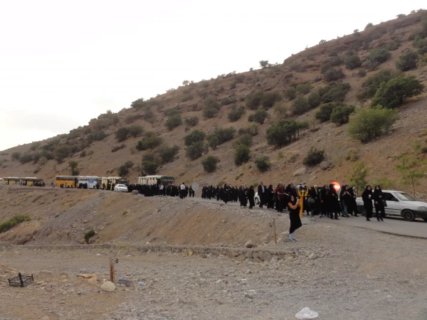 دانشجو معلمان حاضر در جشنواره تئاتر و سرود از شهر توریستی سی سخت بازدید کردند