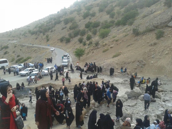 دانشجو معلمان حاضر در جشنواره تئاتر و سرود از شهر توریستی سی سخت بازدید کردند