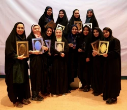 گزارش تصویری از اختتامیه بخش خواهران بیست و ششمین جشنواره تئاتر و سرود دانشجو معلمان سراسر کشور