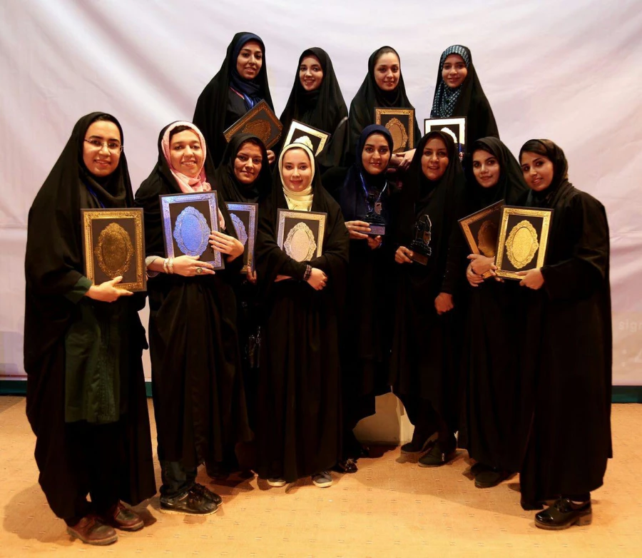 گزارش تصویری از اختتامیه بخش خواهران بیست و ششمین جشنواره تئاتر و سرود دانشجو معلمان سراسر کشور