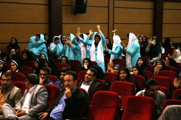 گزارش تصویری از اختتامیه بخش خواهران بیست و ششمین جشنواره تئاتر و سرود دانشجو معلمان سراسر کشور