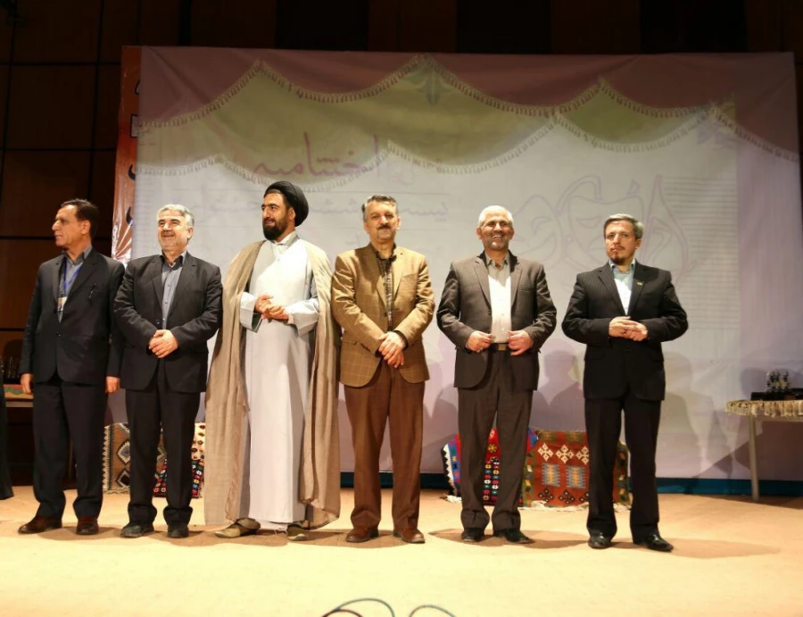 گزارش تصویری از اختتامیه بخش خواهران بیست و ششمین جشنواره تئاتر و سرود دانشجو معلمان سراسر کشور