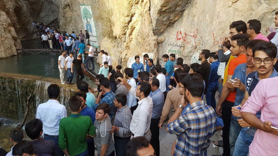 بازدید دانشجو معلمان پسر سراسر کشور از آبشار یاسوج