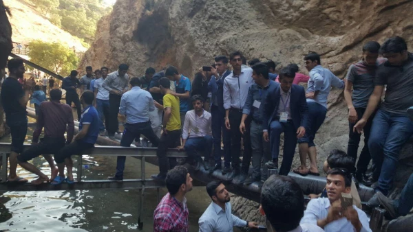 بازدید دانشجو معلمان پسر سراسر کشور از آبشار یاسوج