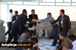 میثاق دانشجو معلمان پسر شرکت کننده در جشنواره تئاتر و سرود با شهدای گمنام