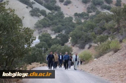 میثاق دانشجو معلمان پسر شرکت کننده در جشنواره تئاتر و سرود با شهدای گمنام