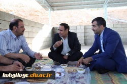 میثاق دانشجو معلمان پسر شرکت کننده در جشنواره تئاتر و سرود با شهدای گمنام