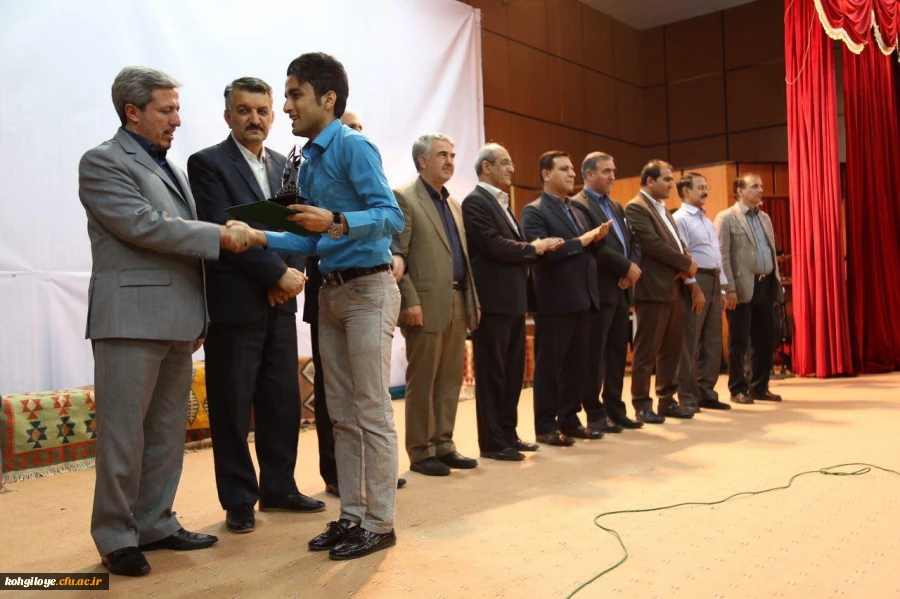 گزارش تصویری از اختتامیه بیست و ششمین جشنواره تئاتر و سرود دانشجو معلمان پسر سراسر کشور