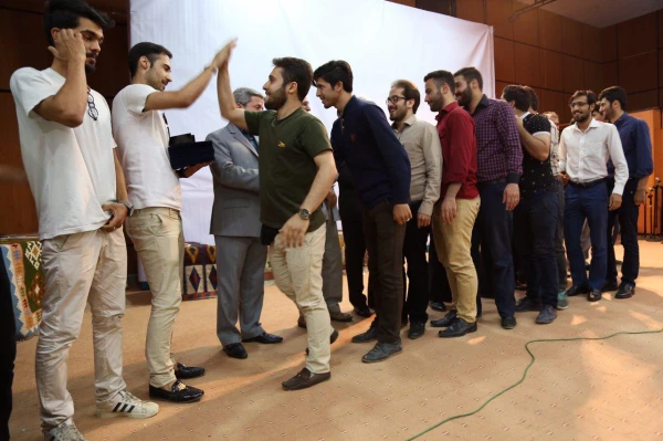 گزارش تصویری از اختتامیه بیست و ششمین جشنواره تئاتر و سرود دانشجو معلمان پسر سراسر کشور