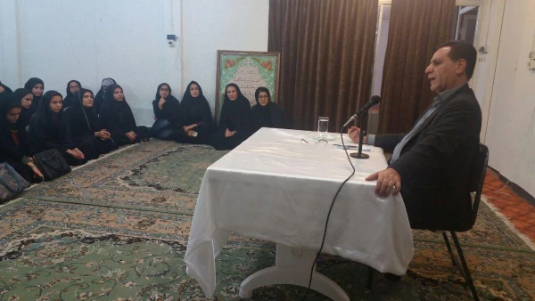 سخنان صریح و بی پرده دکتر نظری در نشست صمیمی با دانشجو معلمان پردیس کوثر