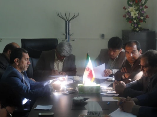 نشست دکتر هاشمی با مسئولان و کارکنان پردیس شهید ایزدپناه