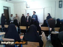 حضور در کلاس ها و اهدای شاخ گل به مناسبت روز معلم