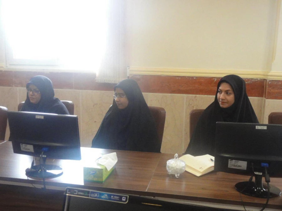 به مناسبت هفته روابط عمومی انجام شد

تقدیر مدیریت استانی دانشگاه از کارشناسان روابط عمومی 3