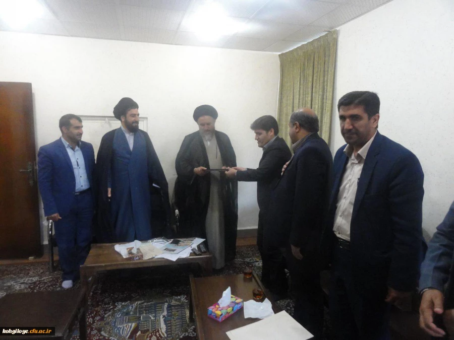 در آستانه ماه مبارک رمضان برگزار گردید

دیدار مسئولین دانشگاه فرهنگیان استان با آیه الله ملک حسینی
 5