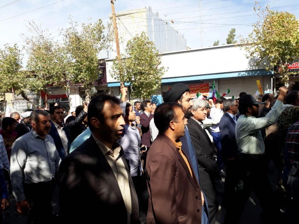 شرکت مسئولان، اساتید،کارکنان  و دانشجویان دانشگاه فرهنگیان استان در راهپیمایی 13 ابان 4