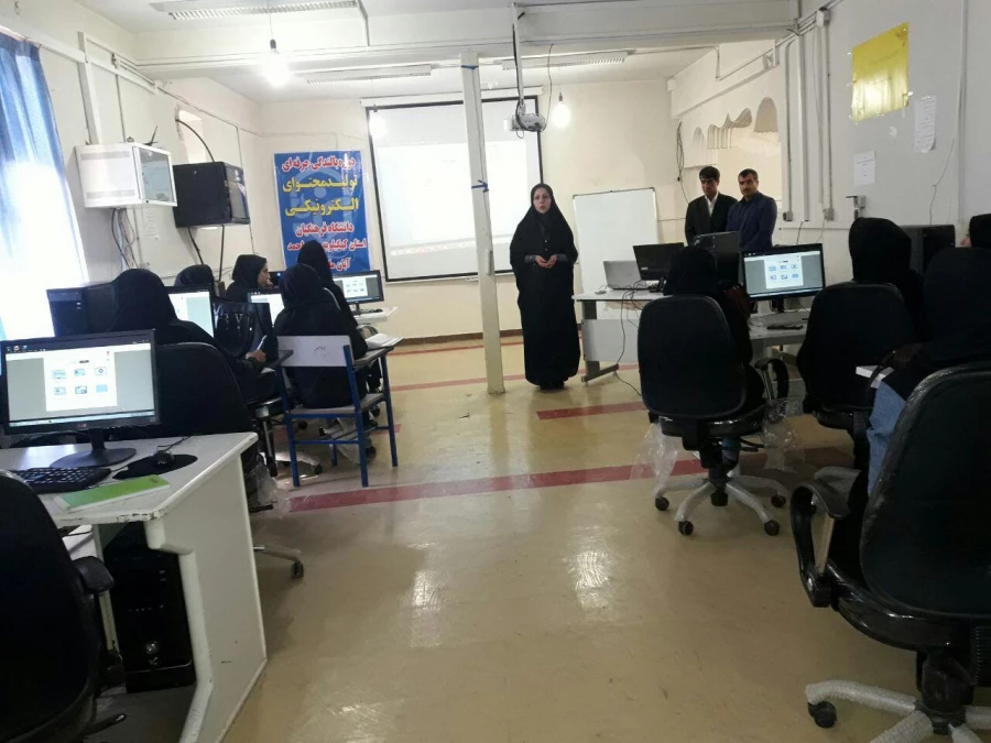 کارگاه آموزشی تولید محتوای الکترونیکی برگزار گردید 11