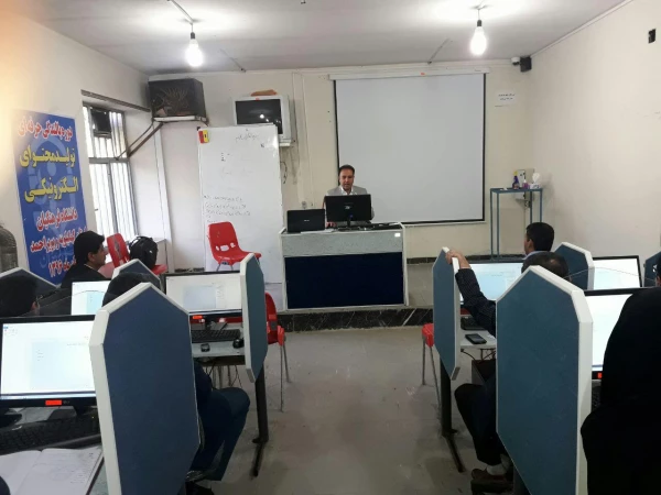 کارگاه آموزشی تولید محتوای الکترونیکی برگزار گردید 14