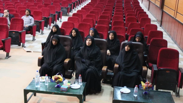 جلسه معاون فرهنگی اجتماعی دانشگاه فرهنگیان با اساتید و کارکنان دانشگاه فرهنگیان استان 9