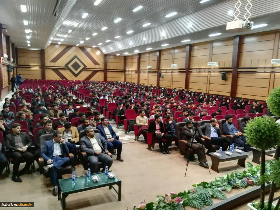 به مناسبت 16 آذر روز دانشجو

 مراسم بزرگداشتی در سالن اجتماعات پردیس شهید ایزدپناه برگزار گردید. 2