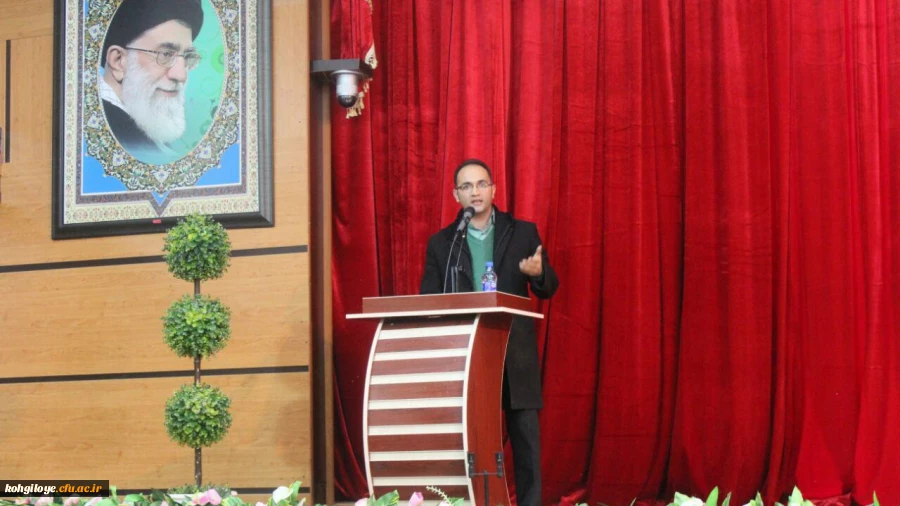 به مناسبت 16 آذر روز دانشجو

 مراسم بزرگداشتی در سالن اجتماعات پردیس شهید ایزدپناه برگزار گردید. 4