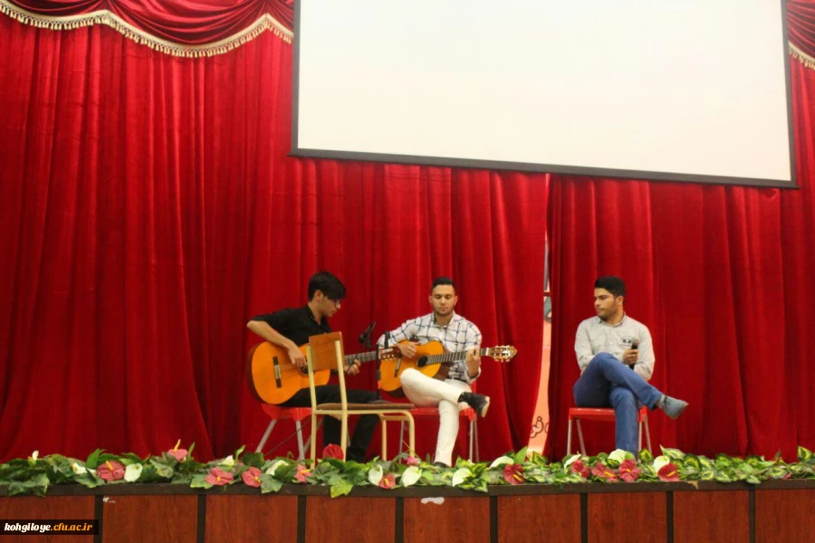 به مناسبت 16 آذر روز دانشجو

 مراسم بزرگداشتی در سالن اجتماعات پردیس شهید ایزدپناه برگزار گردید. 17