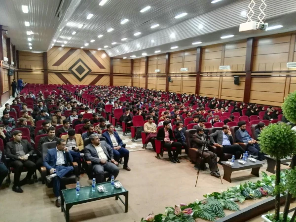 به مناسبت 16 آذر روز دانشجو 

مراسم بزرگداشتی در سالن اجتماعات پردیس شهید ایزدپناه برگزار گردید. 2