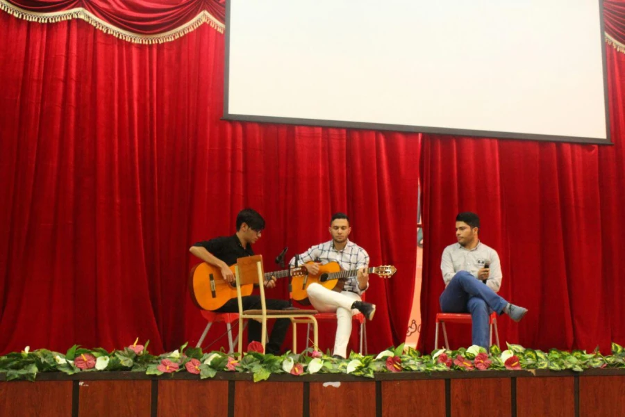 به مناسبت 16 آذر روز دانشجو 

مراسم بزرگداشتی در سالن اجتماعات پردیس شهید ایزدپناه برگزار گردید. 2