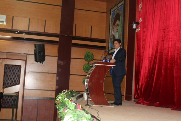 به مناسبت 16 آذر روز دانشجو 

مراسم بزرگداشتی در سالن اجتماعات پردیس شهید ایزدپناه برگزار گردید. 8