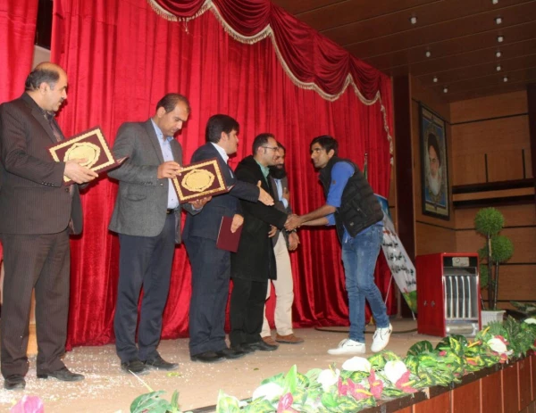 به مناسبت 16 آذر روز دانشجو 

مراسم بزرگداشتی در سالن اجتماعات پردیس شهید ایزدپناه برگزار گردید. 4