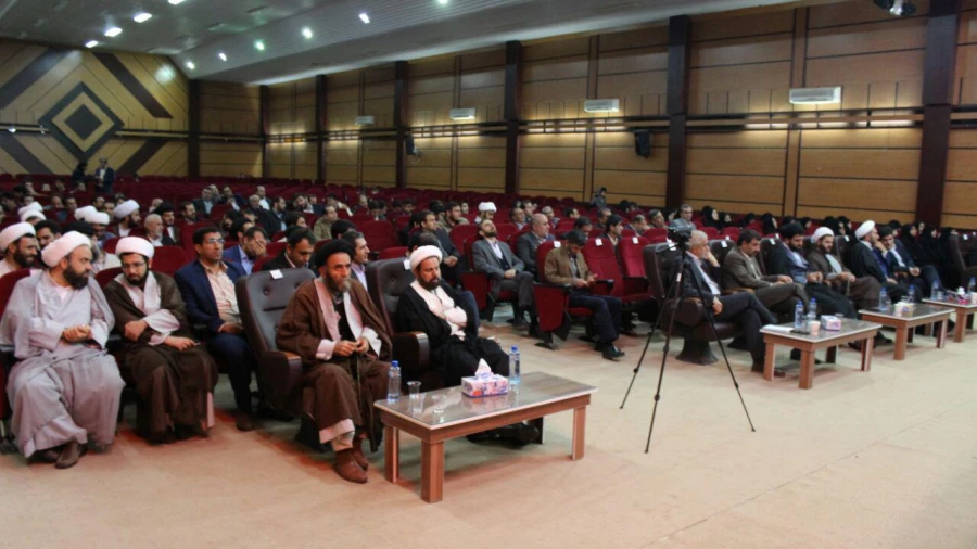 به مناسبت 27 آذر سالروز شهادت دکتر مفتح برگزار گردید

برگزاری ویژه برنامه وحدت حوزه و دانشگاه به میزبانی دانشگاه فرهنگیان استان 3