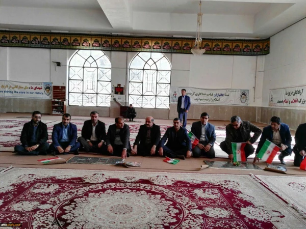 به مناسبت دهه فجر برگزار گردید

غبارروبی گلزار شهدای استان توسط کارکنان دانشگاه فرهنگیان 2