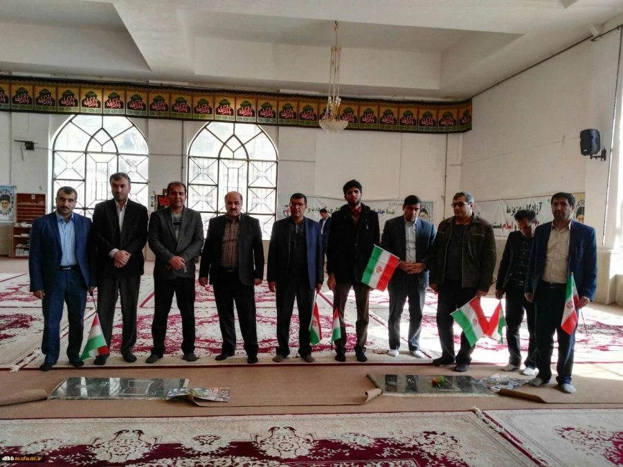 به مناسبت دهه فجر برگزار گردید

غبارروبی گلزار شهدای استان توسط کارکنان دانشگاه فرهنگیان 2