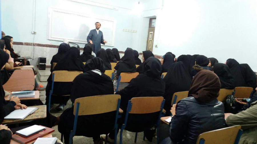 برگزاری دوره نماز و مهدویت در دانشگاه فرهنگیان استان 4