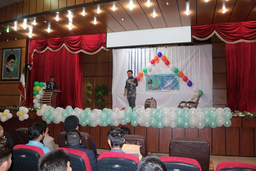 به همت بسیج دانشجویی دانشگاه فرهنگیان استان برگزار گردید:

جشن عید سعید مبعث با حضور دانشجویان پردیس های کوثر و شهید ایزدپناه 3