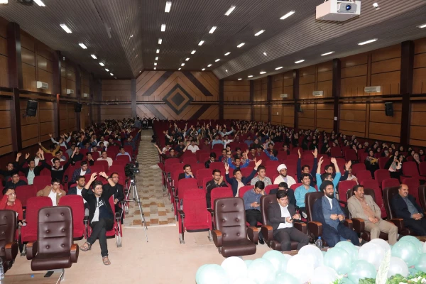 به همت بسیج دانشجویی دانشگاه فرهنگیان استان برگزار گردید:

جشن عید سعید مبعث با حضور دانشجویان پردیس های کوثر و شهید ایزدپناه 8