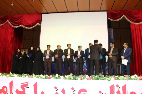 اختتامیه جشنواره کلاس های چند پایه برگزار گردید

اعلام برگزیدگان جشنواره کشوری تجربیات برتر آموزشی و تربیتی اساتید و معلمان آموزش کلاس های چندپایه-یاسوج 7