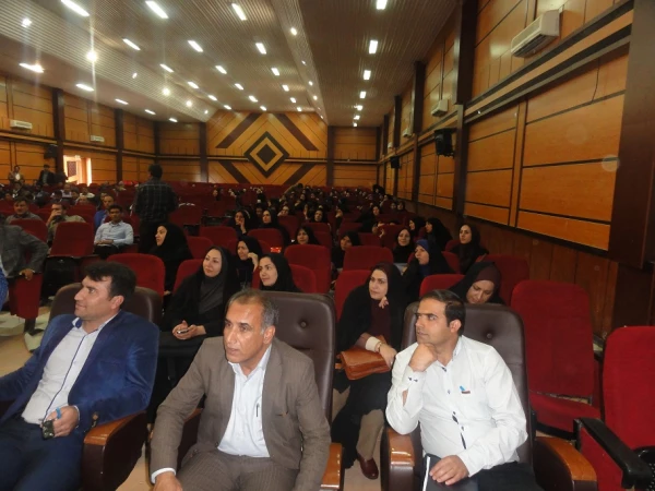 اختتامیه جشنواره کلاس های چند پایه برگزار گردید

اعلام برگزیدگان جشنواره کشوری تجربیات برتر آموزشی و تربیتی اساتید و معلمان آموزش کلاس های چندپایه-یاسوج 10