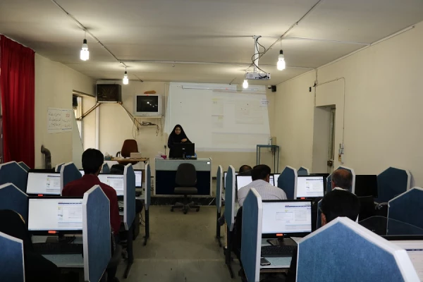 برگزاری کارگاه آموزشی آشنایی با بانک های اطلاعاتی و روش های جستجوی هدفمند 4