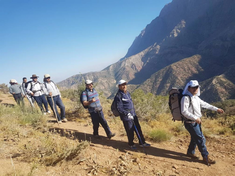 در شهر زیبا و توریستی سی سخت برگزار شد:

کوهنوردی کارکنان دانشگاه فرهنگیان استان کهگیلویه و بویر احمد در کوه دنا
 9