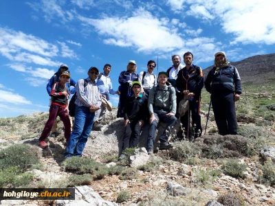 صعود کارکنان دانشگاه فرهنگیان به قله برف کرموی دنا