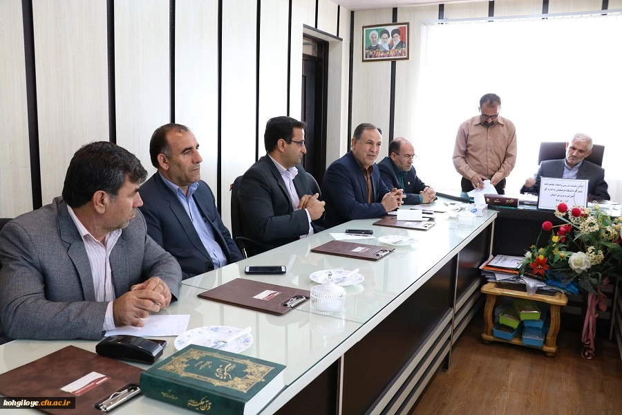 نشست بررسی و امضای تفاهم نامه درس کارورزی میان دانشگاه فرهنگیان استان و اداره کل آموزش و پرورش 7